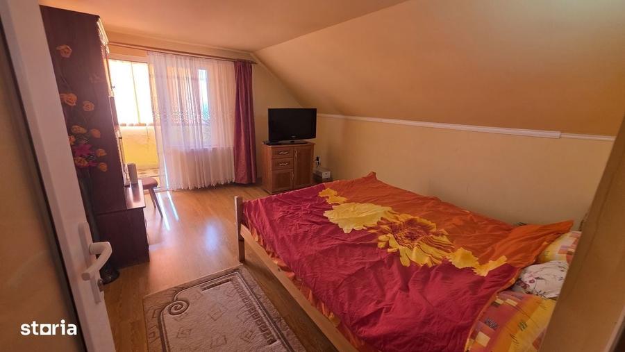 Casă cu 4 camere cu Teren 1170 Mp în Central