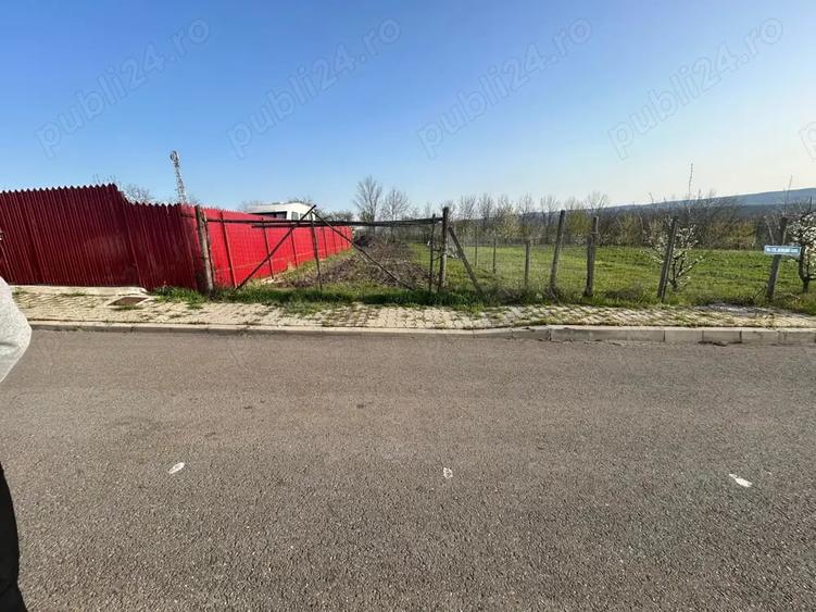 Teren de 2000 mp, în Exterior Vest