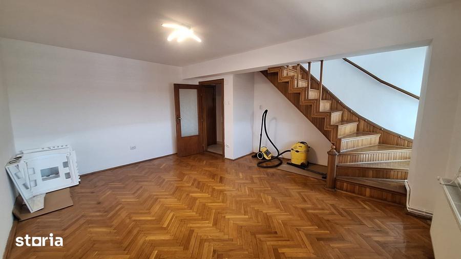 Apartament cu 4 camere în Olimpia-Stadion