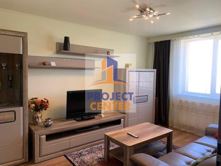 Apartament cu 3 camere decomandat, mobilat în Ultracentral