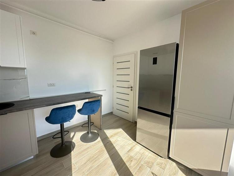 Apartament cu 2 camere semidecomandat, mobilat în Exterior Sud