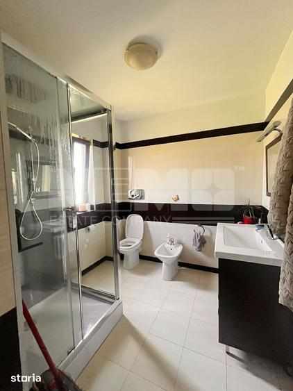 Casă cu 4 camere cu Teren 2400 Mp în Volovăț