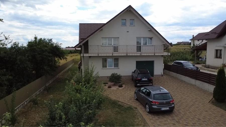 Casă cu 4 camere în Dumbrăveni