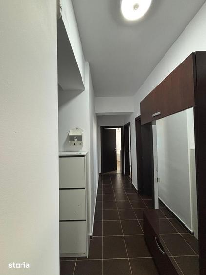 Apartament cu 3 camere în Apărătorii Patriei