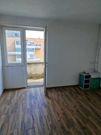 Apartament cu 2 camere decomandat în Petros