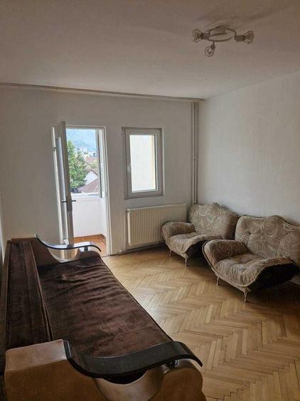 Apartament cu 2 camere decomandat, mobilat în Tractorul