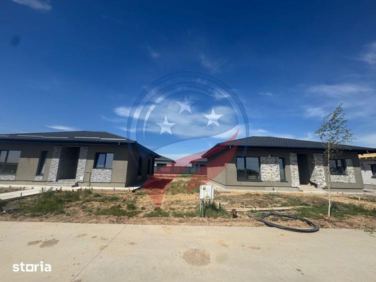 Casă cu 3 camere cu Teren 445 Mp în Cârcea