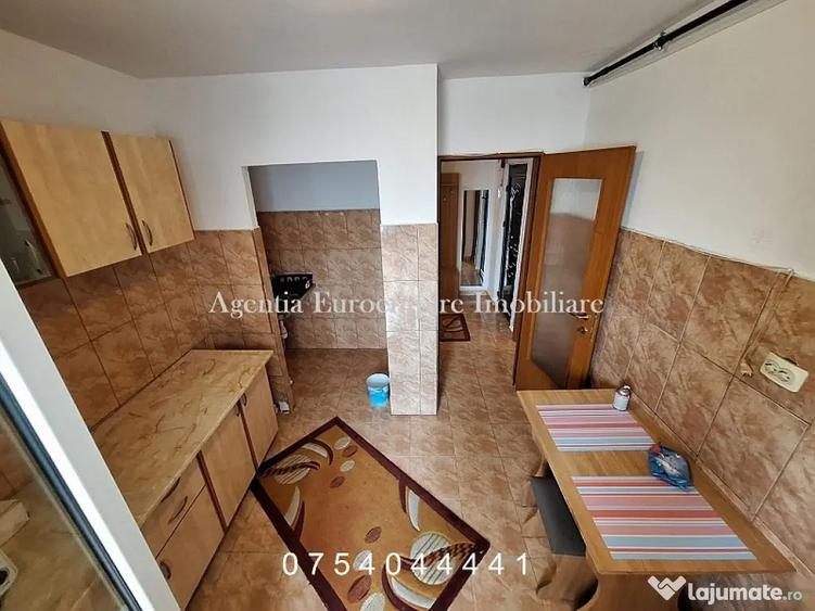 Apartament cu 2 camere decomandat în Capitol