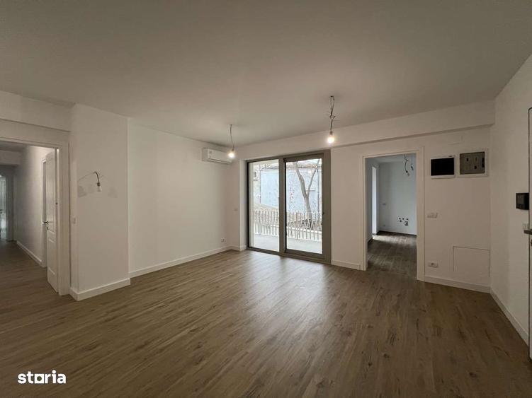 Apartament cu 4 camere în Armeneasca