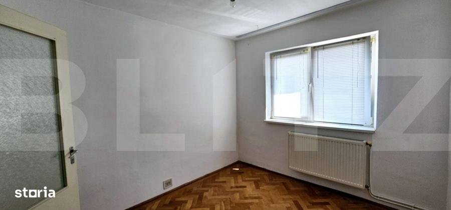 Apartament cu 3 camere decomandat în Simeria