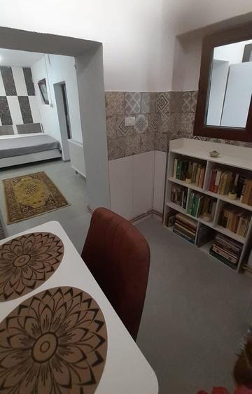 Casă cu 2 camere semidecomandat cu Teren 12 Mp în Orașul de Jos