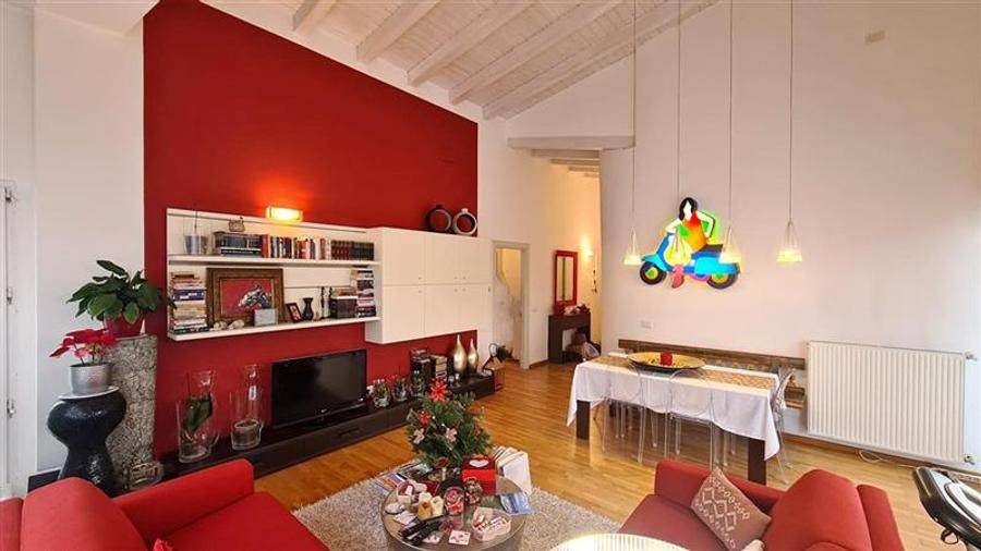 Penthouse cu 3 camere decomandat, mobilat în Girocului