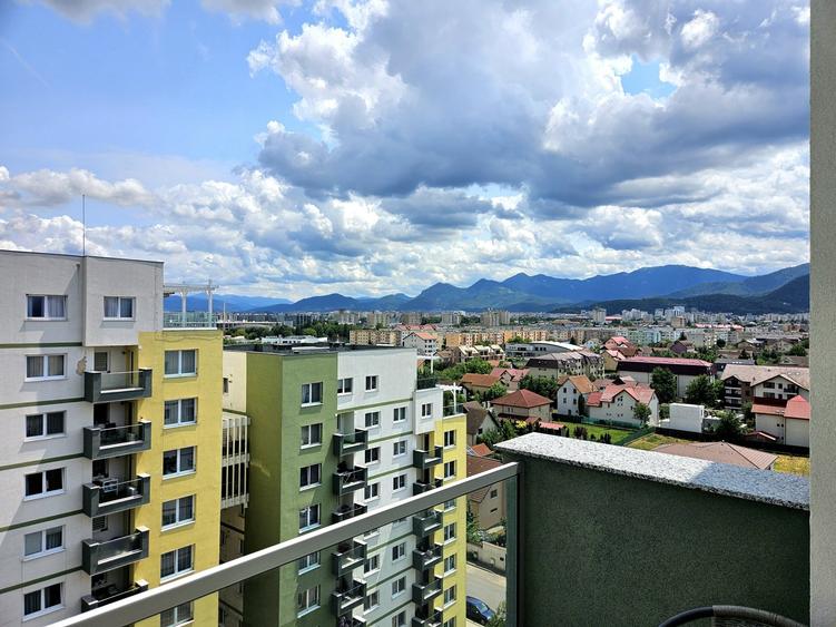 Apartament cu 2 camere decomandat, mobilat în Tractorul