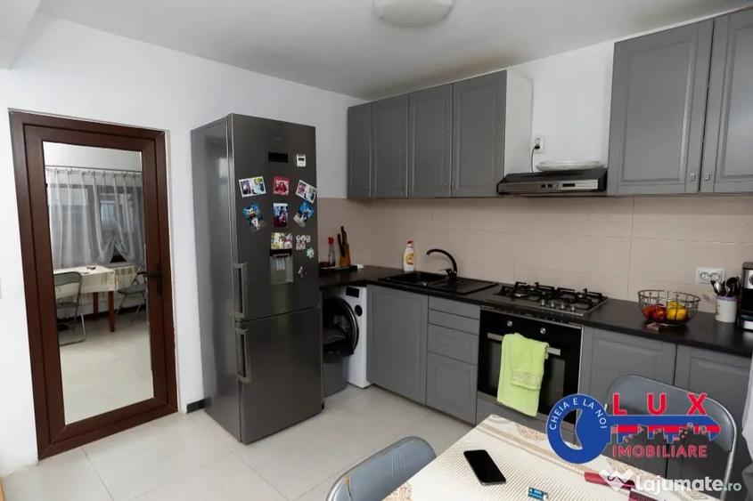 Casă cu 4 camere cu Teren 722 Mp în Păcii