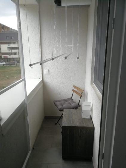 Garsonieră decomandată, mobilată în Roșu
