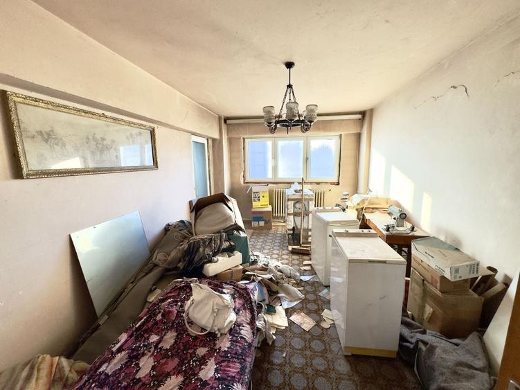 Apartament cu 3 camere decomandat în Uverturii