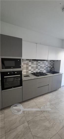 Apartament cu 3 camere decomandat în Bucium