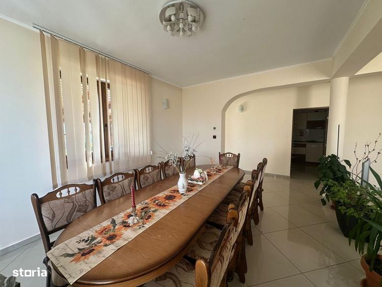 Casă cu 4 camere în Central