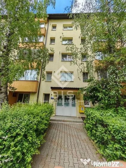 Apartament cu 3 camere semidecomandat în Decebal