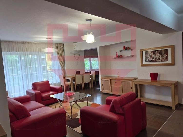 Apartament cu 3 camere semidecomandat în Plopilor