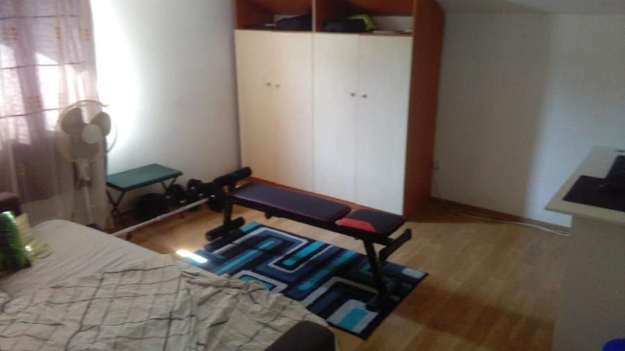Casă individuală cu 6 camere cu Canalizare în Sărărie