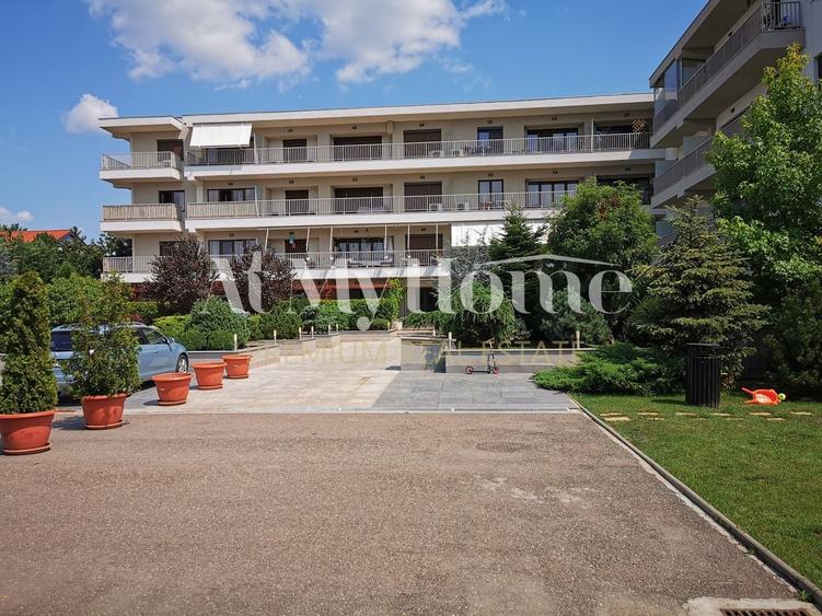 Apartament cu 3 camere decomandat, mobilat în Iancu Nicolae