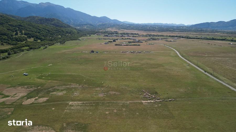 Teren de 14500 mp, în Glăjărie