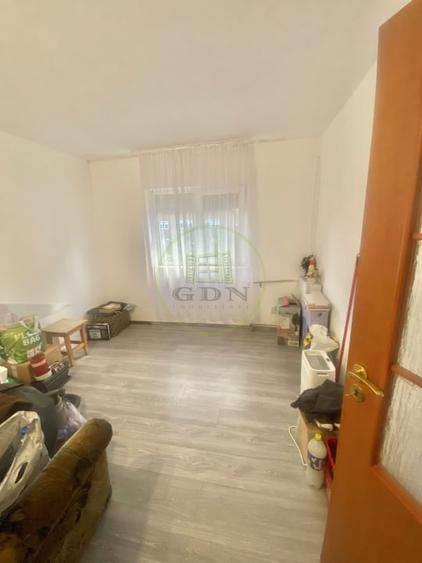 Apartament cu 3 camere semidecomandat în Rogerius