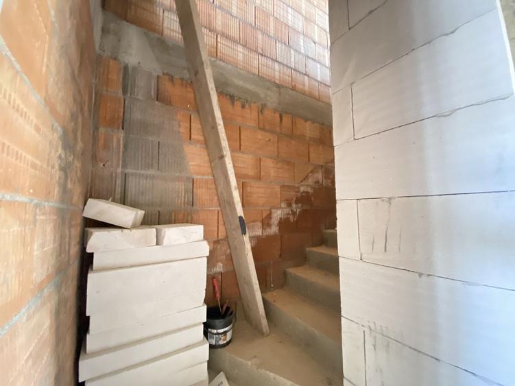 Duplex cu 4 camere cu Canalizare în Săcălaz