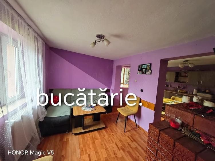Casă cu 6 camere cu Teren 907 Mp în Moșnița Nouă