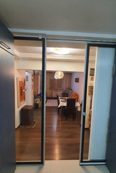 Apartament cu 3 camere decomandat în Crihala