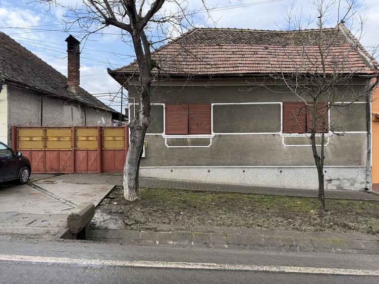 Casă cu 4 camere în Central