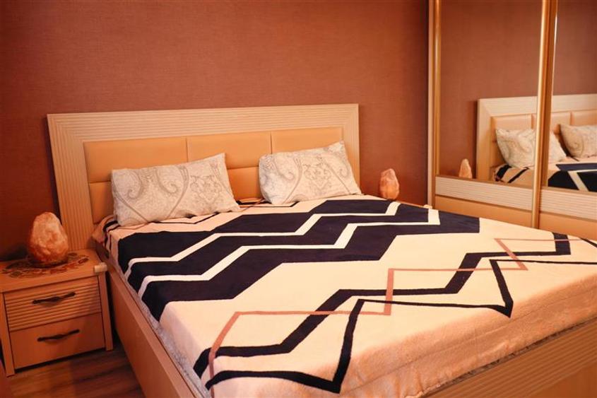 Apartament cu 2 camere decomandat, mobilat în Central