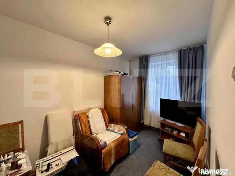 Apartament cu 3 camere semidecomandat în Andrei Mureșanu