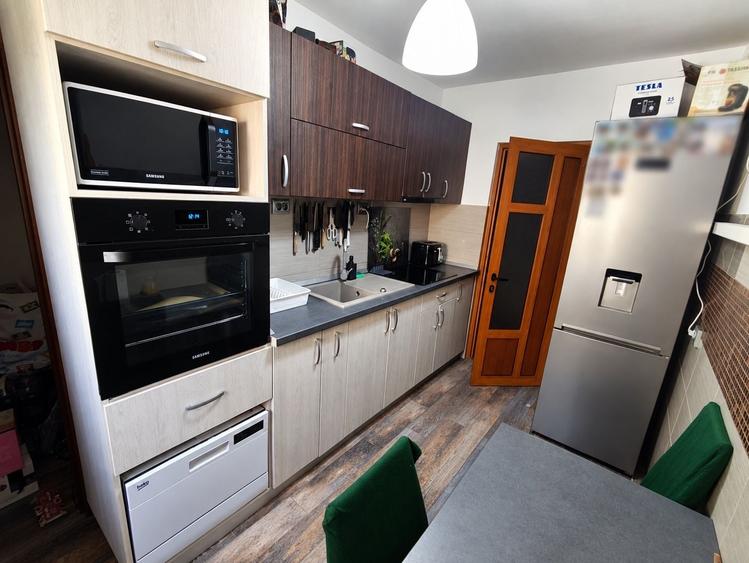 Apartament cu 4 camere decomandat în Dorobanți 1