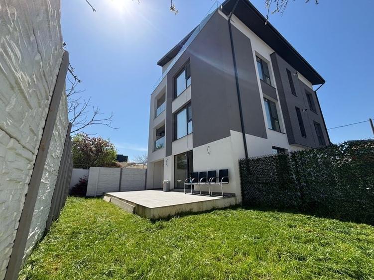 Apartament cu 3 camere decomandat în Aviației
