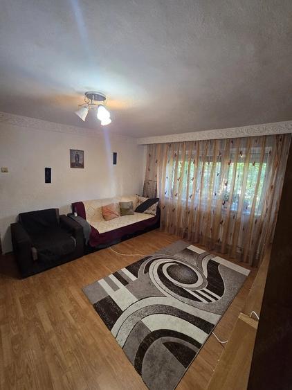 Apartament cu 2 camere semidecomandat în Inel II