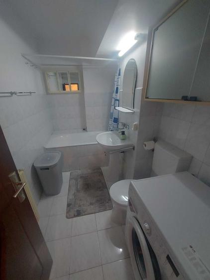 Garsonieră decomandată în Central
