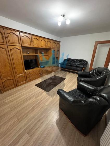 Apartament cu 3 camere decomandat, mobilat în Cantacuzino
