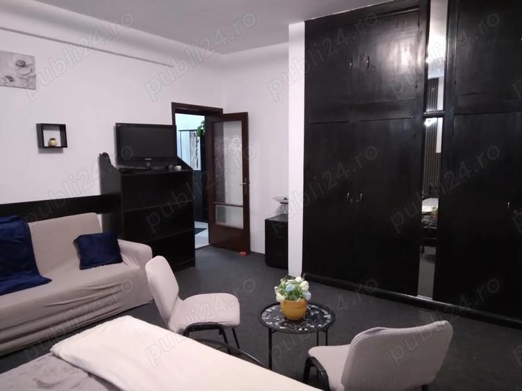 Apartament cu 2 camere decomandat, mobilat în Romană