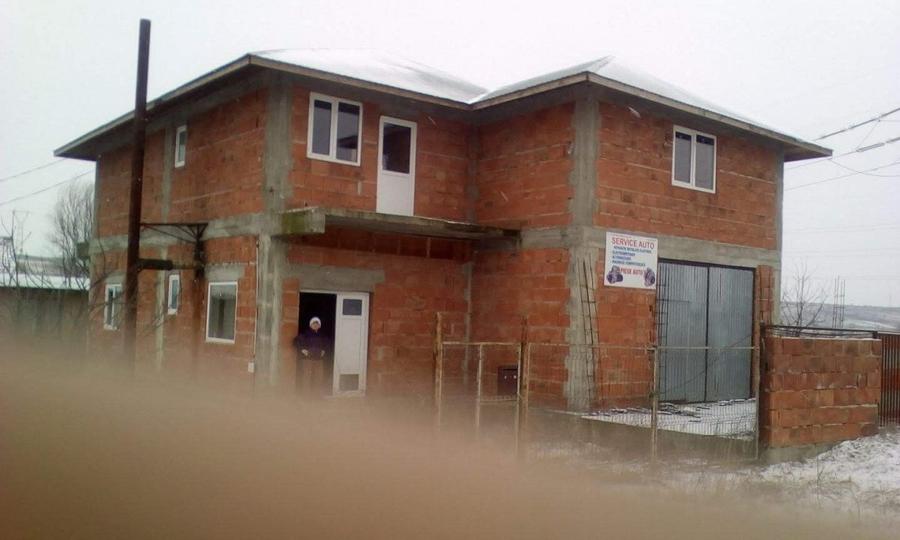 Casă individuală cu 5 camere cu Canalizare în Mârzănești