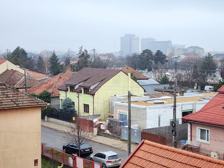 Apartament cu 2 camere semidecomandat, mobilat în Lipovei