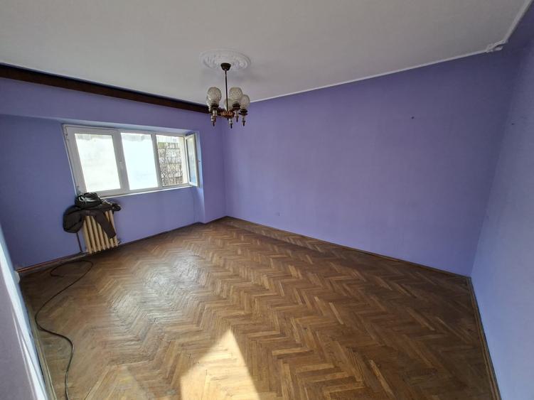 Apartament cu 2 camere decomandat, etaj 3/8, zona Dacia - 1