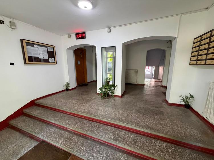 Apartament cu 2 camere semidecomandat în 13 Septembrie