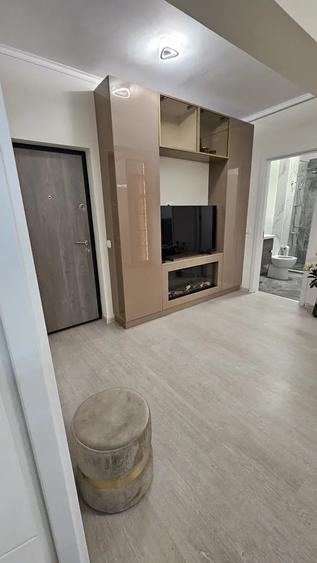 Apartament cu 3 camere semidecomandat, mobilat în Otopeni