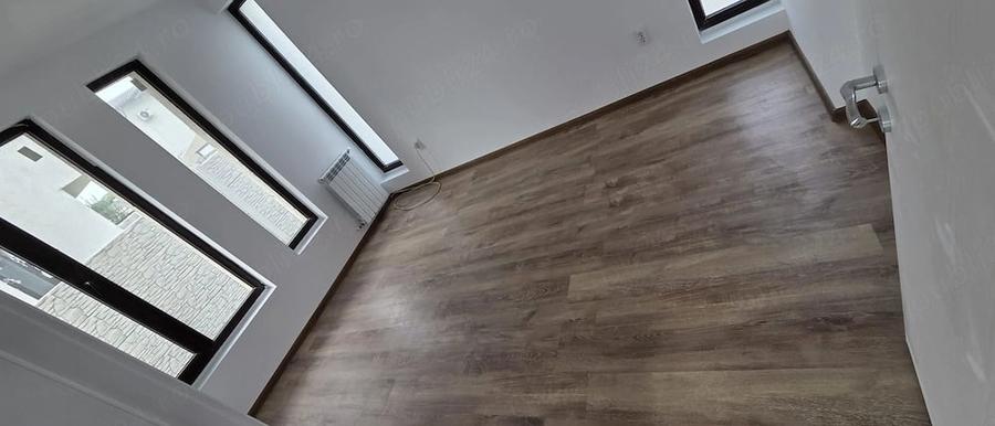 Casă cu 5 camere cu Teren 289 Mp în Berceni