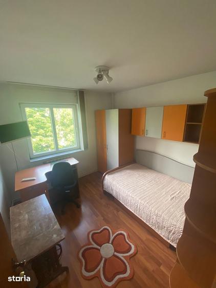 Apartament cu 3 camere decomandat în Rahova
