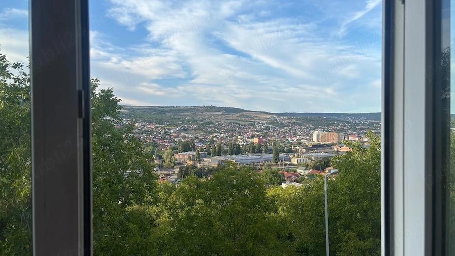 Garsonieră decomandată în Gruia