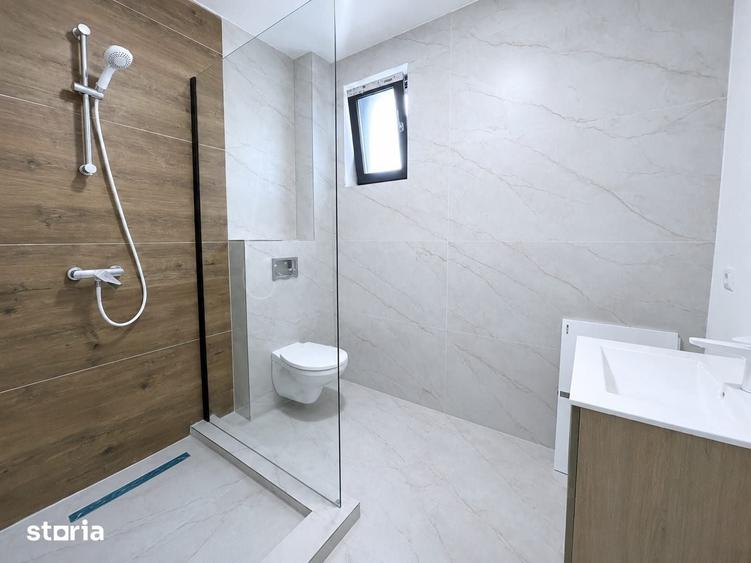Casă cu 5 camere cu Teren 460 Mp în Domnești