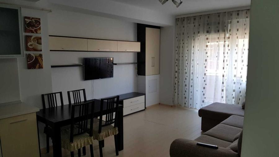 Apartament cu 2 camere decomandat în Roșu